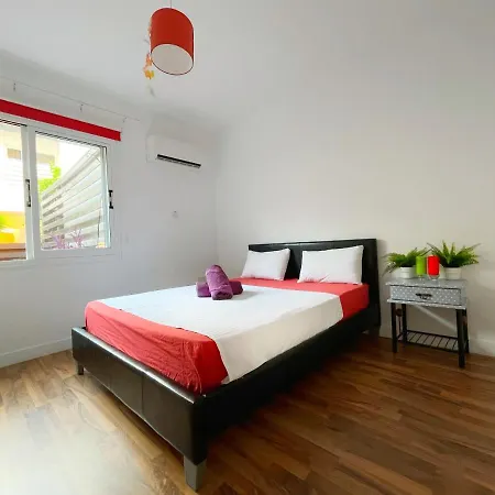 Central 2 Bedroom Apt Terrace And Pool Διαμέρισμα